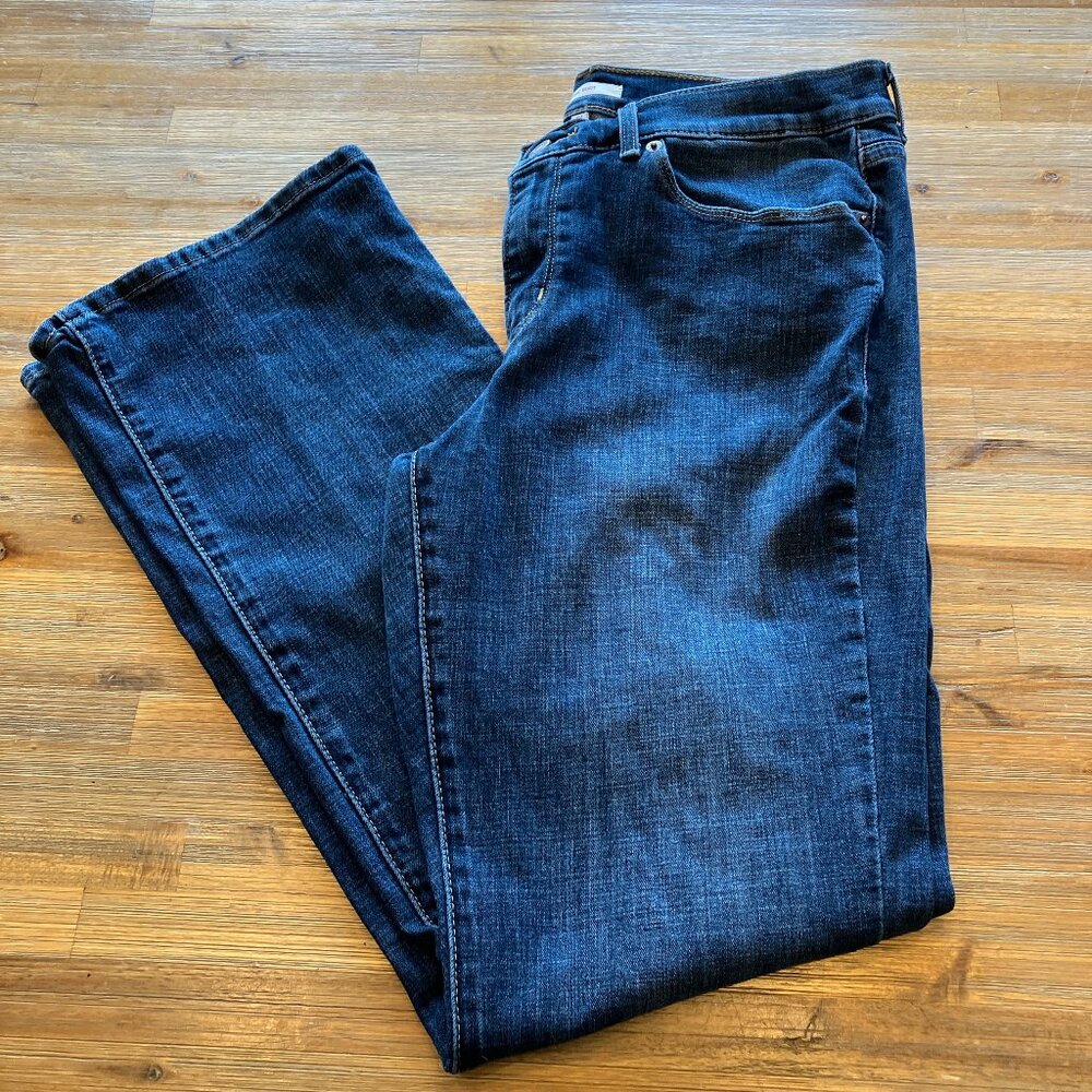 Levi's Classic Bootcut medium wash highrise stretch denim‎ jean size 12